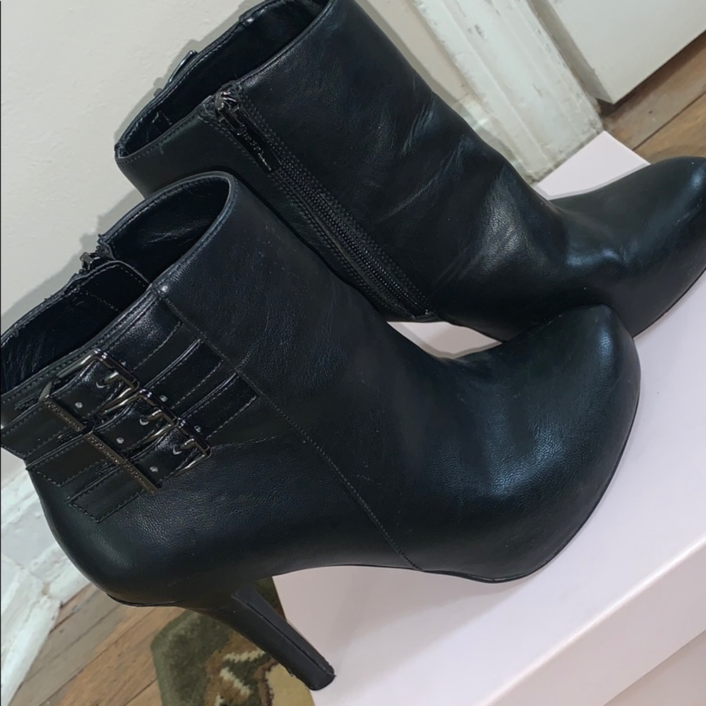 BCBGeneration black leather heeled boots